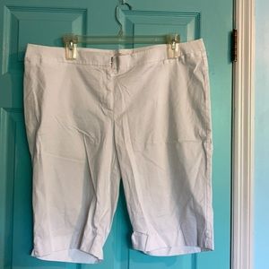 Women’s dress Bermuda’s Chico’s size 4.